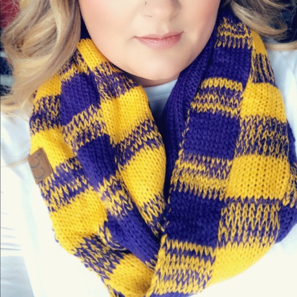 Cc beanie gold and purple beanie and scarf set - Picture 2 of 3